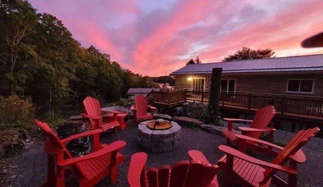 HILL TOP PARADISE WITH LAKE VIEW AND LAKE ACCESS