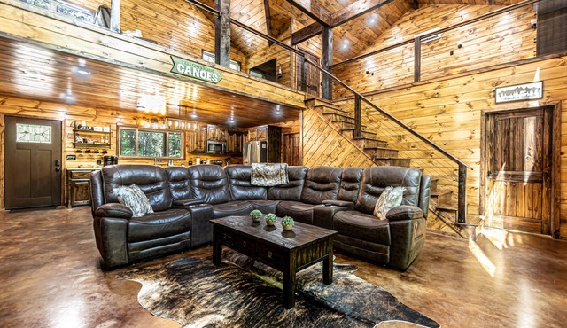 Hillbilly Paradise ~ Brand New Cabin on the Mulberry!