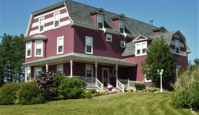 Hillcrest Hall Country Inn