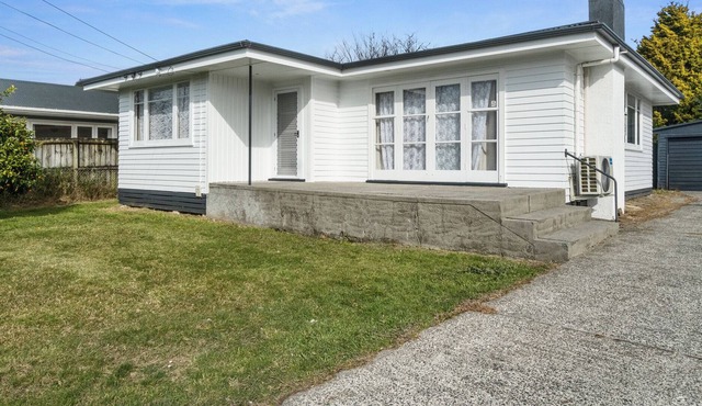 Hillcrest Haven - Hamilton Holiday Home