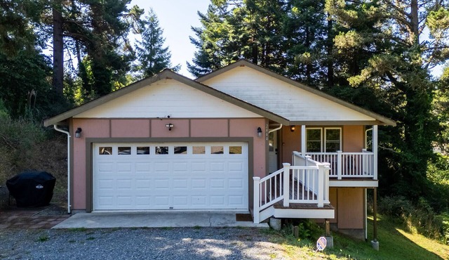 🏡 Hillcrest Hideaway- Tucked Away Cozy Comfort and Convenience 🌳