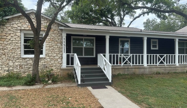 Hillcrest House is a family-friendly 3-bedroom house in the heart of San Marcos!
