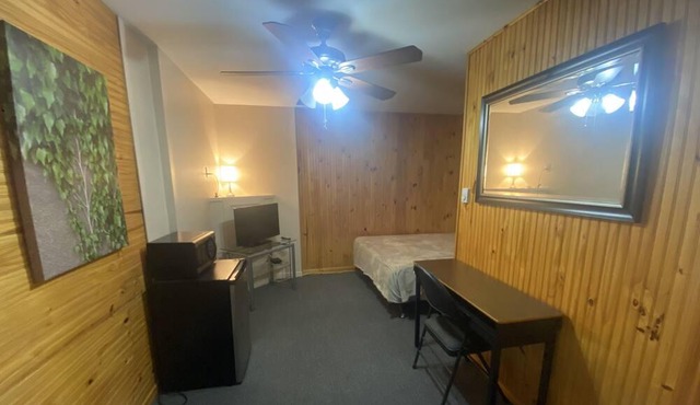 Hillcrest Motel