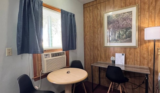 Hillcrest Motel