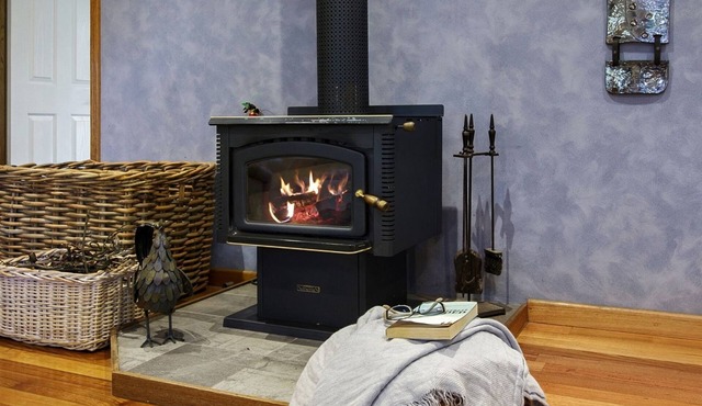 HILLDO - Beautiful home set amongst the tree - SPECIALS ON NOW !