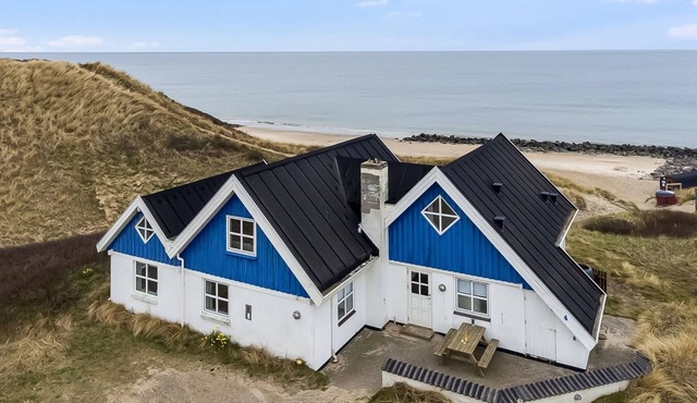 "Hillegonde" - 84m from the sea by Interhome