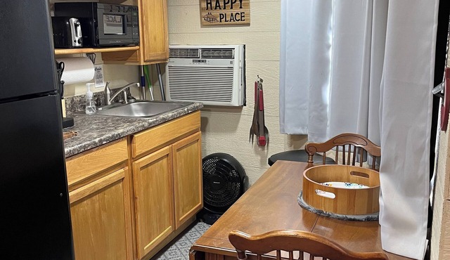 Hillenbrand Hideaway - Perfectly Located