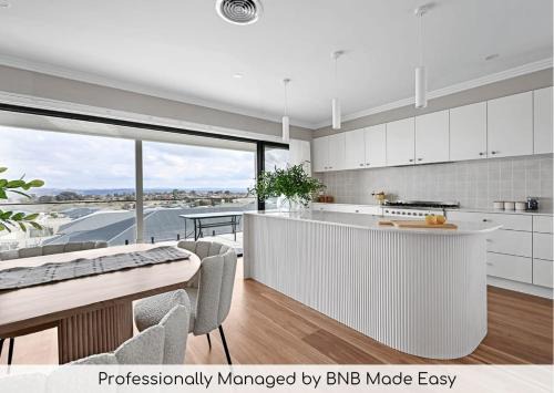 Hillgrove - Sophisticated & Refined Entertainer