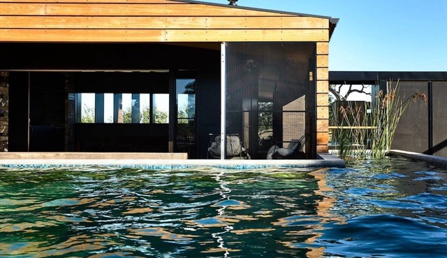 HILLPLAINS COTTAGE - 100% OFF-GRID LUXURY