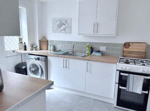 Hillrise - 3 bedroom house with garden