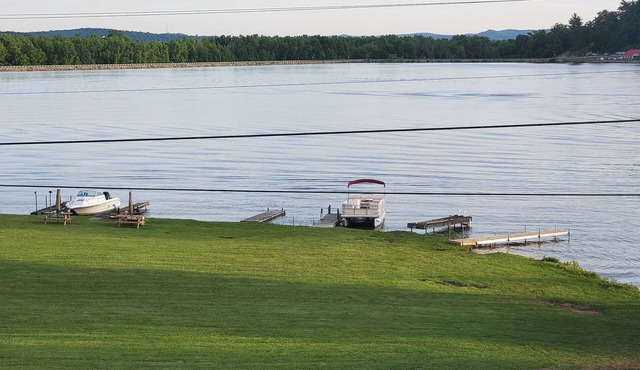 Hills of Lake White The perfect camping rental with all the amenities of home.