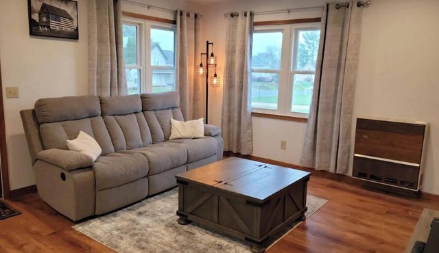 Hillsboro Driftless Guesthouse is cozy and ready for you!