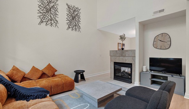 Hillsboro's Best at Your Doorstep with pool & gym