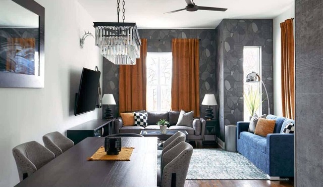 Hillsboro Village Rooftop Retreat With City Views | Sleep 12 w/Chef’s Kitchen, Smart TVs & Garage | Walk to Vanderbilt, Pancake Pantry & Boutique Shopping | Minutes to Broadway, 12 South & The Parthenon | Perfect for Groups | 24/7 Hospitality