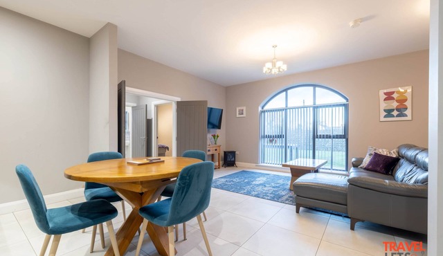 Hillsborough, Co Down, N. Ireland - Homestead Hillsborough 3 Bedroom Apt