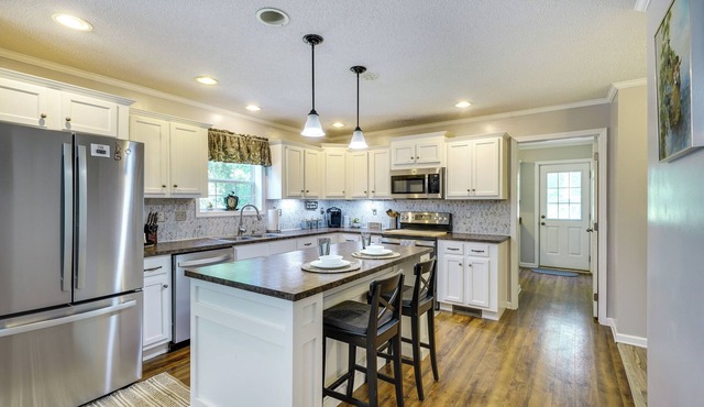Hillsborough Vacation Rental ~ 18 Mi to Durham!