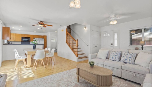 Hillside 3 BR House | W/D 2 Car Garage A/C