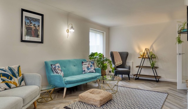 Hillside - a cottage that sleeps 4 guests in 2 bedrooms