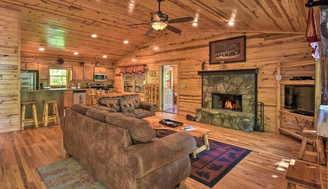 Hillside Cabin! Escape to the Mtns near Helen!
