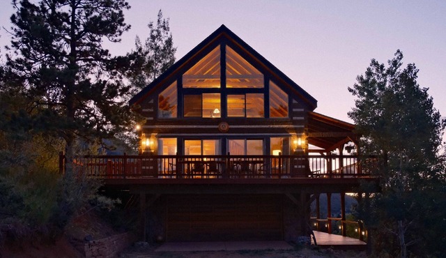 Hillside Cabin - Mt Views - Patio Decks - Hot Tub