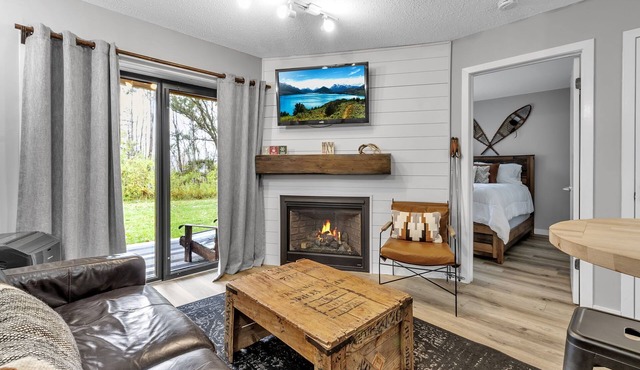 Hillside Getaway Ski-In Ski-Out Retreat in Ellicottville, NY Sleeps 4