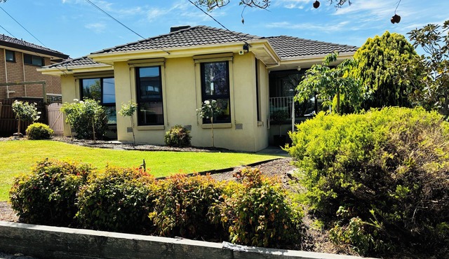 Hillside Haven - 10 mins from the airport