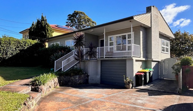 Hillside Haven - 3 bedroom house in a quiet and safe suburb