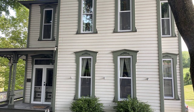 Hillside Haven Historic Vacation Home in Deersville by Tappan & Clendening Lakes