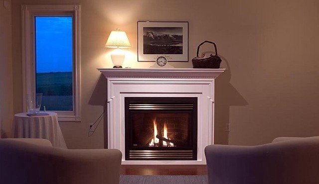 Hillside Haven with Ocean View, Minutes to Cousin's Shore Beach!