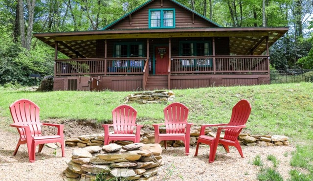 Hillside Hideaway by Buffalo Mountain Getaway