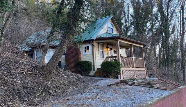 Hillside Hideaway in Lowertown Harpers Ferry