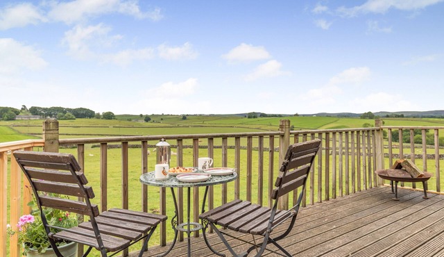 Hillside Hideout - One Bedroom House, Sleeps 2