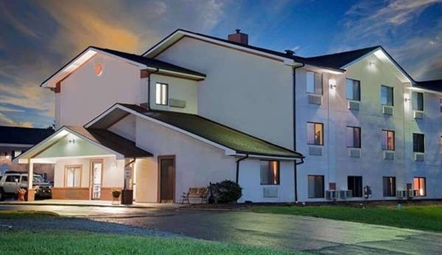Hillside Inn & Suite
