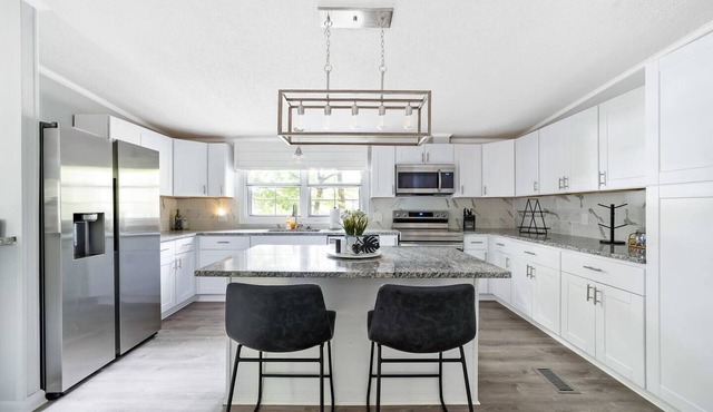 Hillside LKN - Lakefront - Priv Dock, Family Fun - Lake Norman Vacation Rental