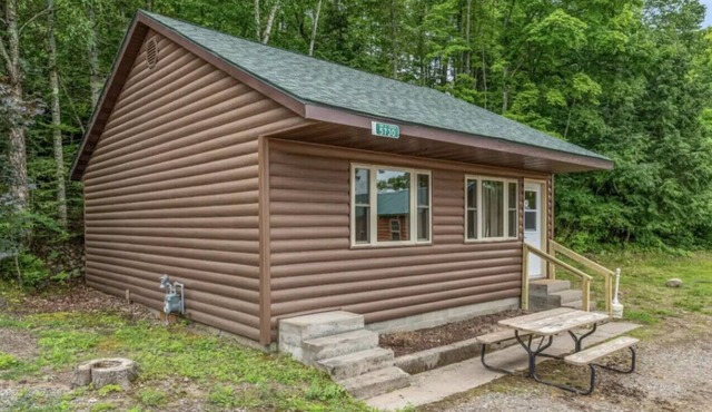 Hillside Resort Cabin #9