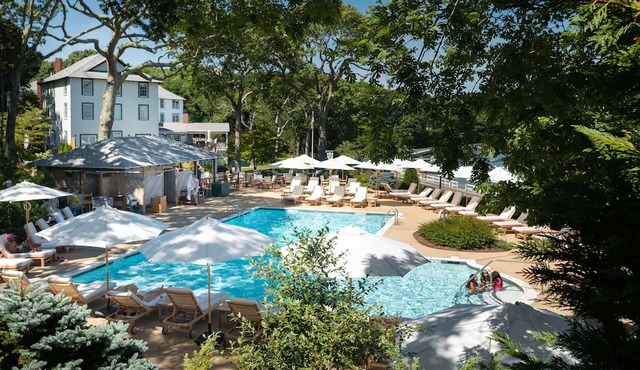 Hillside Room at The Pridwin - Watersports Hub & Elegant Dining - Shelter Island