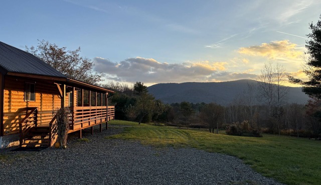 Hillside View Cabin Retreat in Stamford, NY