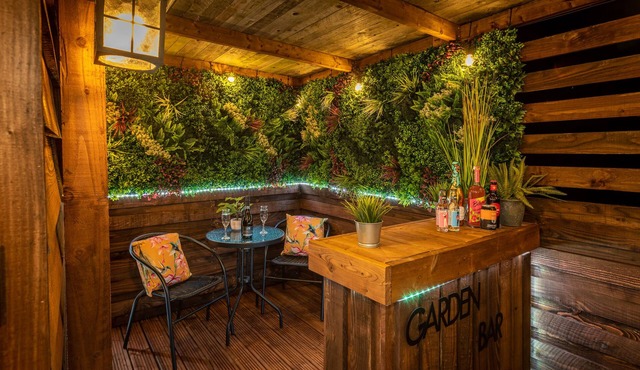 Hillside View Shepherds Hut - Ockeridge Rural Retreats