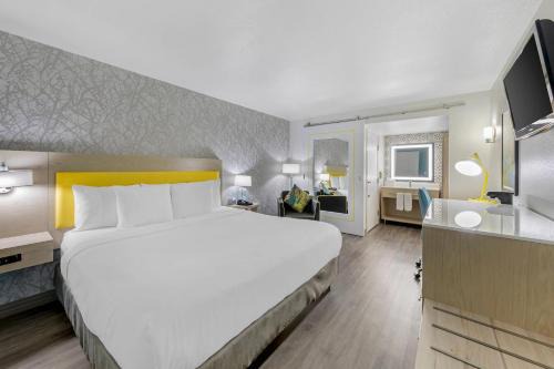 Hillstone Inn Tulare, an Ascend Collection Hotel