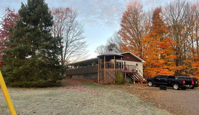 Hilltop 5 Bedroom 2 Bathroom Home with 30 acres