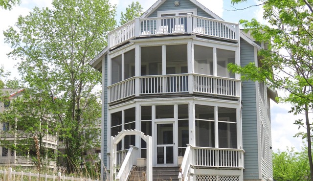 Hilltop Beachwalk Resort Beauty for 23 guests!