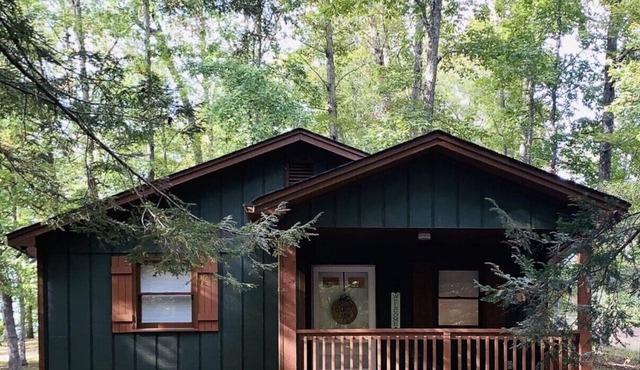 Hilltop Cabin at Wood Creek Lake