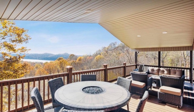 Hilltop Cabin with River View!