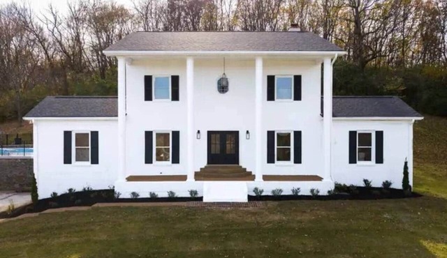 Hilltop Colonial with views, hot tub & pool