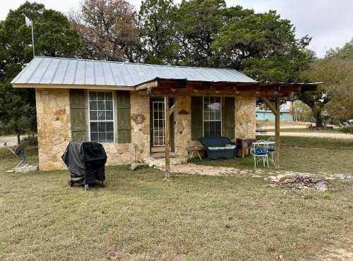 Hilltop Cottage, Historic Silver Spur Dance Hall