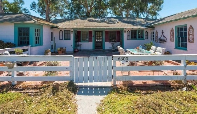 Hilltop Cottage - Incredible views of San Diego!