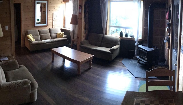 Hilltop Cottage With Room To Spare