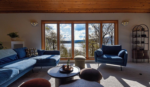 Hilltop Escape: Epic Game Room, Lake Views, Fire Pit & Wine Trail