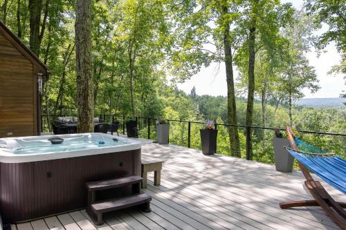 Hilltop Escape with Views & Hot Tub