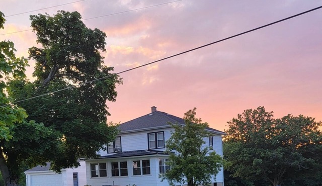 Hilltop EstatenMinutes from Sunset Bay Beach & Cattaraugus Creek